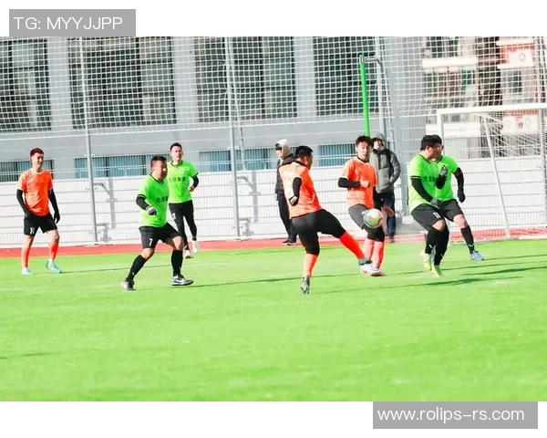 闪耀绿茵赛场的传奇巨星展现足球艺术与激情魅力瞬间